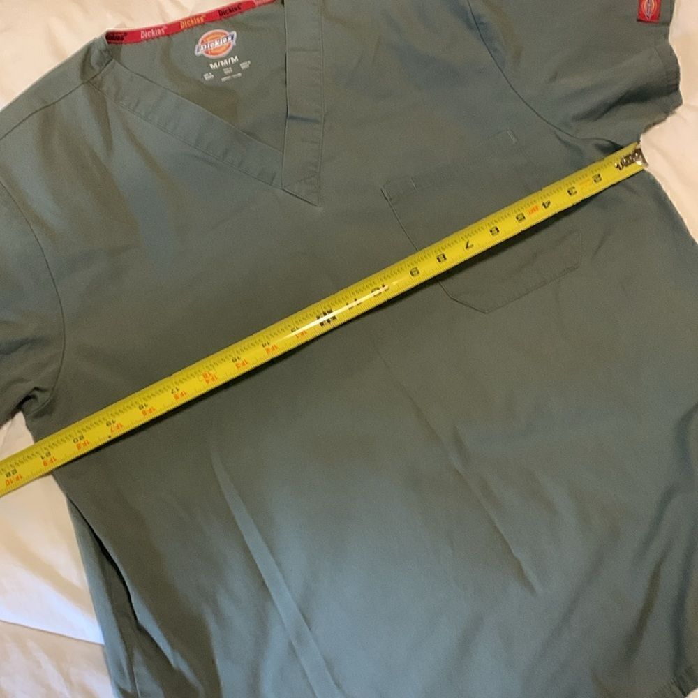 SCRUBS. Top, DICKIES, medium good condition - Picture 7 of 10